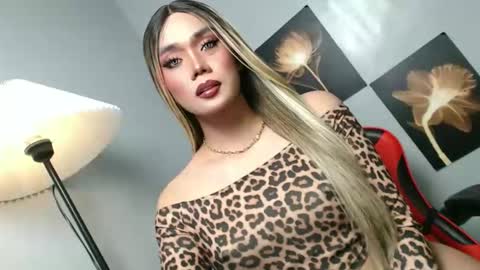 Snapshot of lovers_moon22 chatting on 25, 11, 2025 lovers moon22 online show from 25, 11, 2025