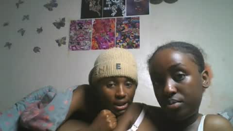 Snapshot of lovers_oncam chatting on 22, 6, 2026 RedJoy online show from 22, 6, 2026