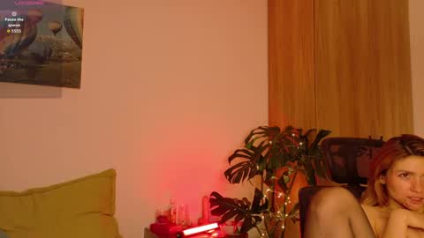 Snapshot of loveskingdom chatting on 1, 5, 2026 LovesKingdom online show from 1, 5, 2026