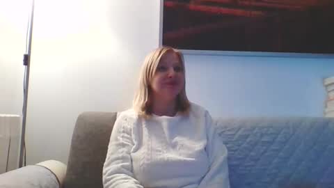 Snapshot of lovestar544963 chatting on 27, 11, 2025 Marlyn online show from 27, 11, 2025