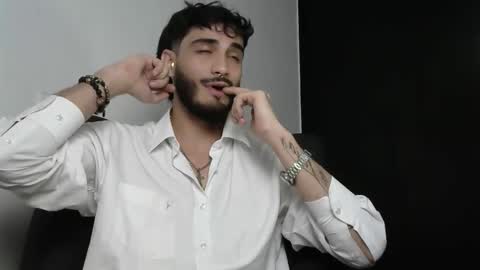 lovexjuxn77 online show from 23, 2, 2026