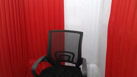 Snapshot of loving_scarlet19 chatting on 2, 2, 2026 Scarlet online show from 2, 2, 2026