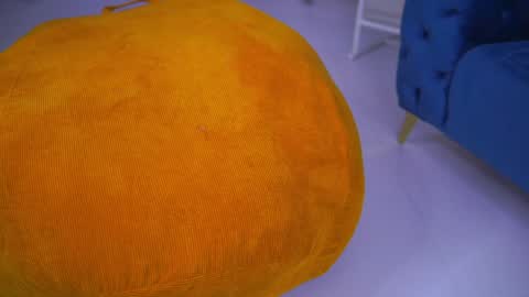 Nora online show from 27, 1, 2025