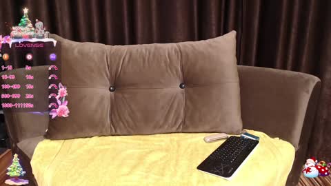 Snapshot of lovingfeetheels chatting on 8, 1, 2025 Antonia online show from 8, 1, 2025
