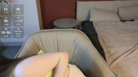 Snapshot of lovvingwhisperr chatting on 15, 4, 2026 Erika online show from 15, 4, 2026