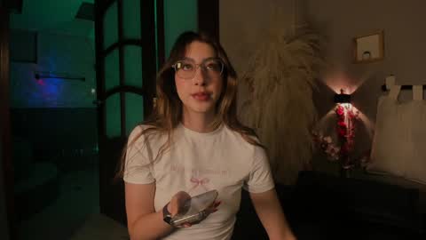 Snapshot of lua_ferch_ chatting on 8, 1, 2025 ---Goys incredible photographs online show from 8, 1, 2025