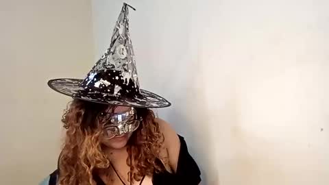 Snapshot of luana363 chatting on 22, 11, 2025 luana363 online show from 22, 11, 2025