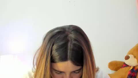 Snapshot of luara__01__lecat_1 chatting on 26, 10, 2025 luara__01__lecat_1 online show from 26, 10, 2025