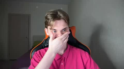 Snapshot of lucas_dany chatting on 24, 2, 2025 Lucas Gill online show from 24, 2, 2025