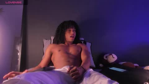 Snapshot of lucas_eevans07 chatting on 20, 10, 2025 online show from 20, 10, 2025