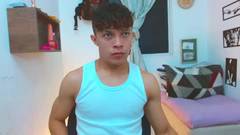 Snapshot of lucas_luxx1 chatting on 19, 9, 2025 Lucas Luxx online show from 19, 9, 2025