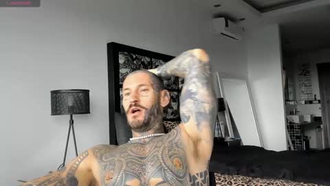 Snapshot of lucasexclusive chatting on 5, 1, 2025 lucasexclusive online show from 5, 1, 2025