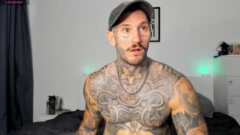 Snapshot of lucasexclusive chatting on 1, 11, 2025 lucasexclusive online show from 1, 11, 2025