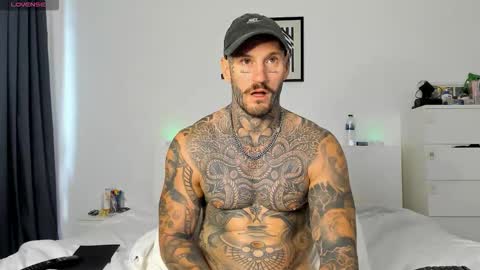 Snapshot of lucasexclusive chatting on 6, 11, 2025 lucasexclusive online show from 6, 11, 2025