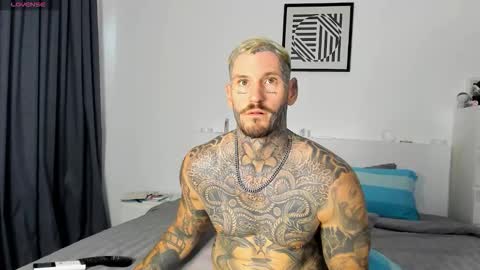 Snapshot of lucasexclusive chatting on 26, 11, 2025 lucasexclusive online show from 26, 11, 2025