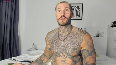 Snapshot of lucasexclusive chatting on 4, 12, 2025 lucasexclusive online show from 4, 12, 2025