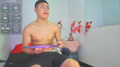 Snapshot of lucastorrez01 chatting on 2, 12, 2025 LUCAS TORREZ online show from 2, 12, 2025