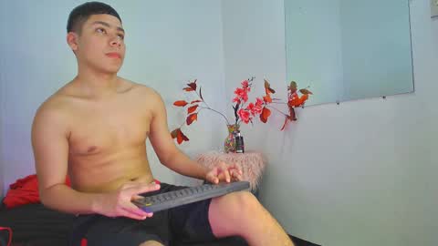 Snapshot of lucastorrez01 chatting on 5, 12, 2025 LUCAS TORREZ online show from 5, 12, 2025