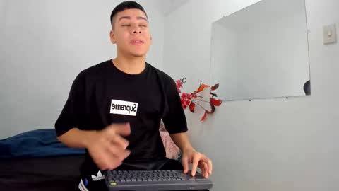 LUCAS TORREZ online show from 23, 12, 2025