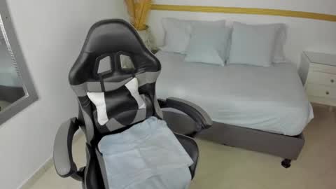 L U C C I A online show from 6, 10, 2025