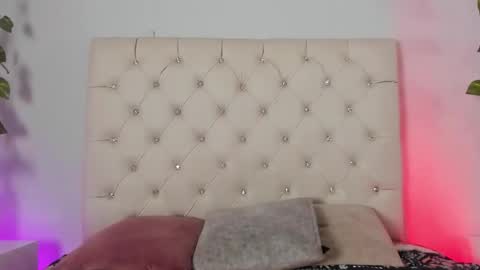 Snapshot of luci_ramirez chatting on 7, 10, 2025 Luciana Ramirez Sofia Collins online show from 7, 10, 2025