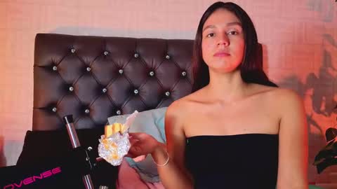 Snapshot of luci_ramirez chatting on 22, 10, 2025 Luciana Ramirez Sofia Collins online show from 22, 10, 2025