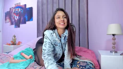 Snapshot of luci_ramirez chatting on 19, 11, 2025 Luciana Ramirez Sofia Collins online show from 19, 11, 2025