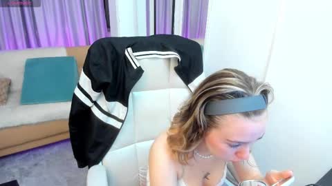 lucia_copper online show from 8, 11, 2025