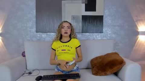 Snapshot of lucia_janne chatting on 27, 6, 2026 Lucla online show from 27, 6, 2026