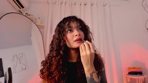 Snapshot of lucia_lee_ chatting on 31, 1, 2025 Lucia online show from 31, 1, 2025