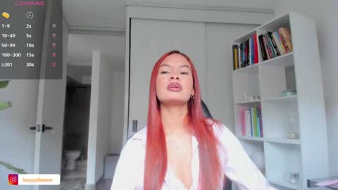 Snapshot of lucia_lee_ chatting on 29, 5, 2026 Lucia online show from 29, 5, 2026