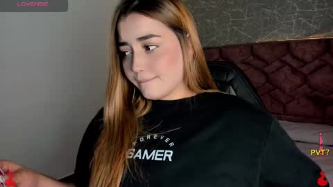 Snapshot of lucia_star_ chatting on 7, 1, 2025 lucia star online show from 7, 1, 2025