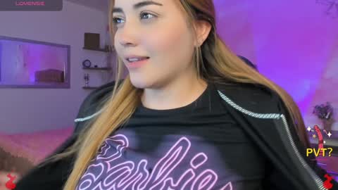 Snapshot of lucia_star_ chatting on 8, 2, 2025 lucia star online show from 8, 2, 2025