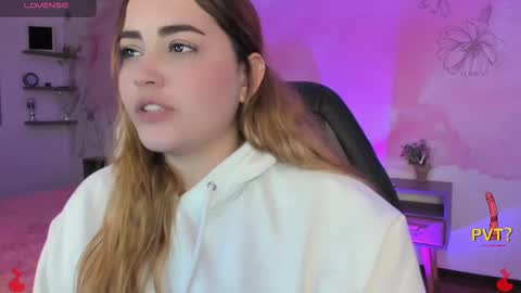 Snapshot of lucia_star_ chatting on 12, 2, 2025 lucia star online show from 12, 2, 2025