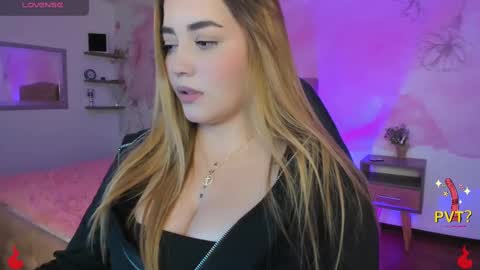 Snapshot of lucia_star_ chatting on 16, 2, 2025 lucia star online show from 16, 2, 2025