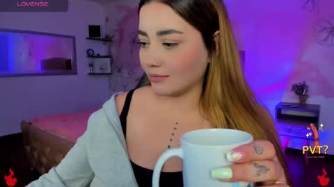 Snapshot of lucia_star_ chatting on 21, 2, 2025 lucia star online show from 21, 2, 2025