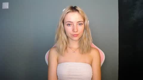 Snapshot of luciacam20 chatting on 7, 7, 2026 Lucy online show from 7, 7, 2026