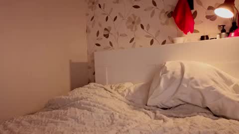 Snapshot of luciacoy chatting on 25, 11, 2025 Lucia online show from 25, 11, 2025