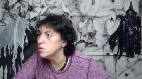 Snapshot of luciami chatting on 19, 10, 2025 LuciaMi online show from 19, 10, 2025