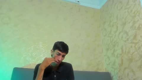 Snapshot of lucian_davii chatting on 15, 11, 2025 Pirulo online show from 15, 11, 2025