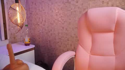 Snapshot of luciana_agudelo chatting on 5, 1, 2026 luciana_agudelo online show from 5, 1, 2026