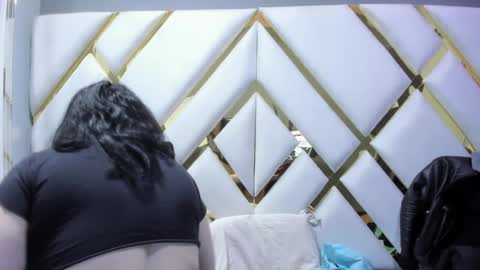 Snapshot of luciana_ass chatting on 11, 1, 2025 Luci online show from 11, 1, 2025