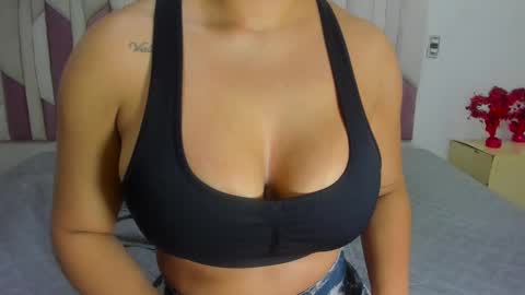 Snapshot of luciana_jam_ chatting on 8, 3, 2025 instagram luciana417 online show from 8, 3, 2025