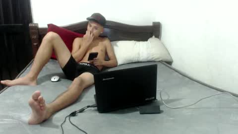 Snapshot of luciana_rober chatting on 4, 12, 2024 luciana_rober online show from 4, 12, 2024