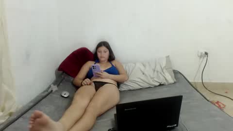 Snapshot of luciana_rober chatting on 12, 1, 2025 luciana_rober online show from 12, 1, 2025