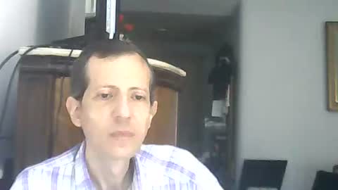 Snapshot of lucianoaxel chatting on 19, 4, 2026 Luciano online show from 19, 4, 2026