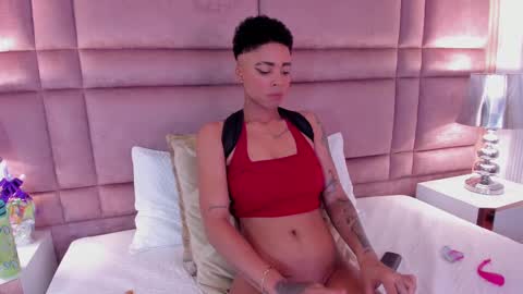  lucia wallace  online show from 10, 3, 2025