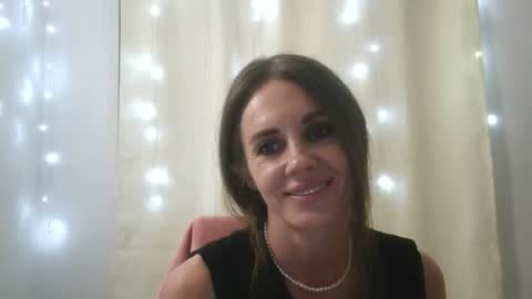 Snapshot of luciemack chatting on 2, 10, 2025 LucieMack online show from 2, 10, 2025