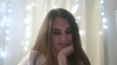 Snapshot of luciemack chatting on 4, 10, 2025 LucieMack online show from 4, 10, 2025