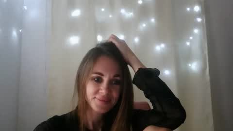 Snapshot of luciemack chatting on 18, 10, 2025 LucieMack online show from 18, 10, 2025